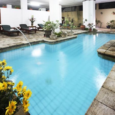 Hotel Ratna Kuta Lombok Exterior foto