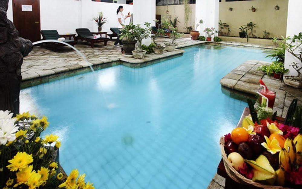 Hotel Ratna Kuta Lombok Exterior foto